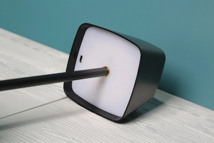 Lampka LED dotykowa biurkowa nocna stołowa biała USB 5W