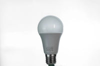 Żarówka LED bulb E27 z czujnikiem ruchu 7W 700lm 3000K biała ciepła